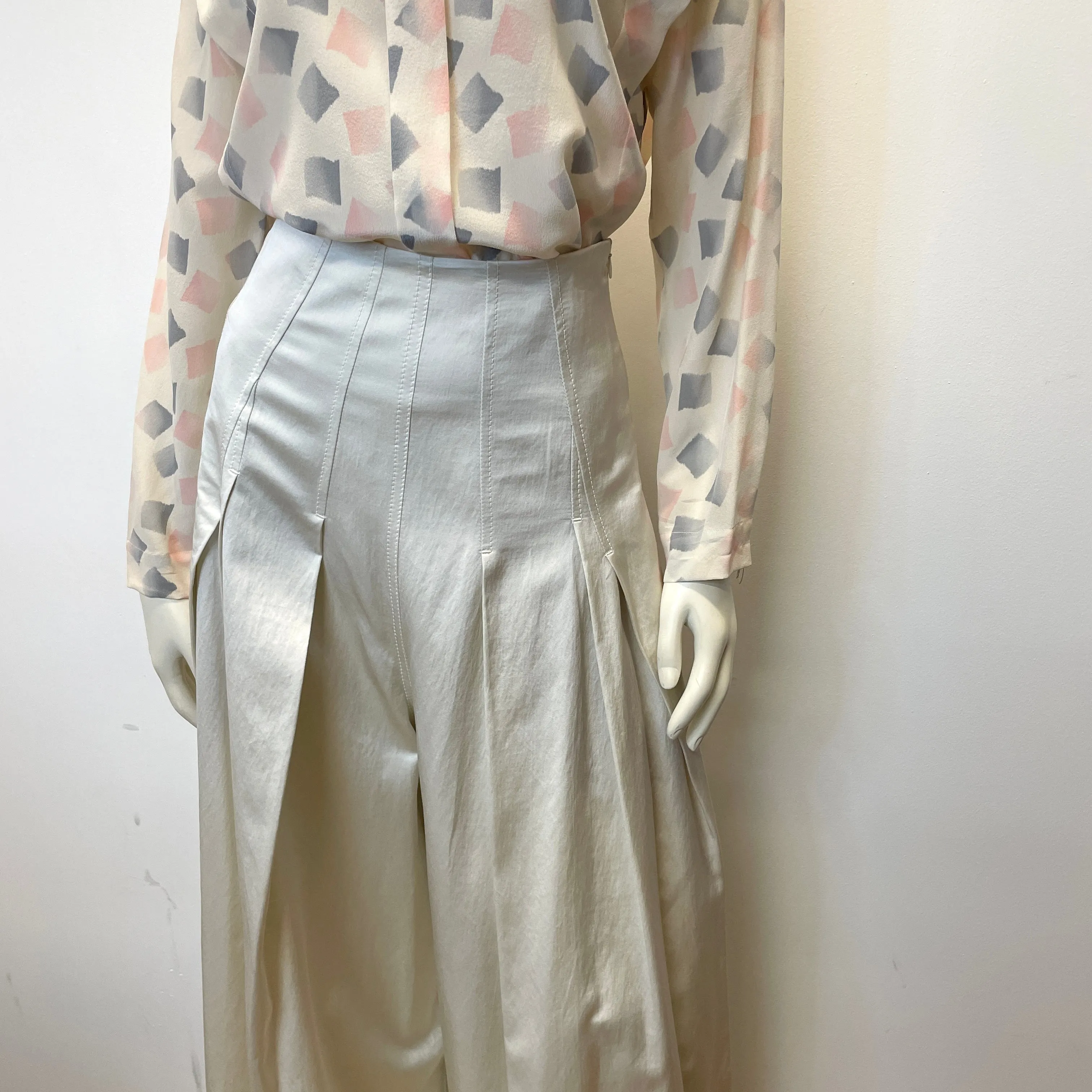 Brunello Cucinelli Vintage Designer Made in Italy Palazzo Trousers in Champagne Size 28"