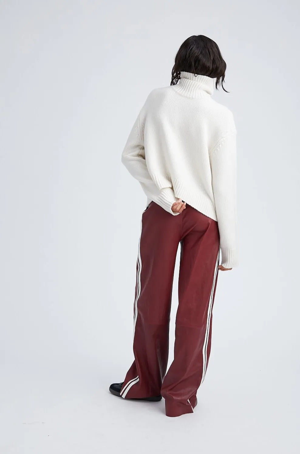 Chalk Cashmere Heavy Turtleneck Sweater