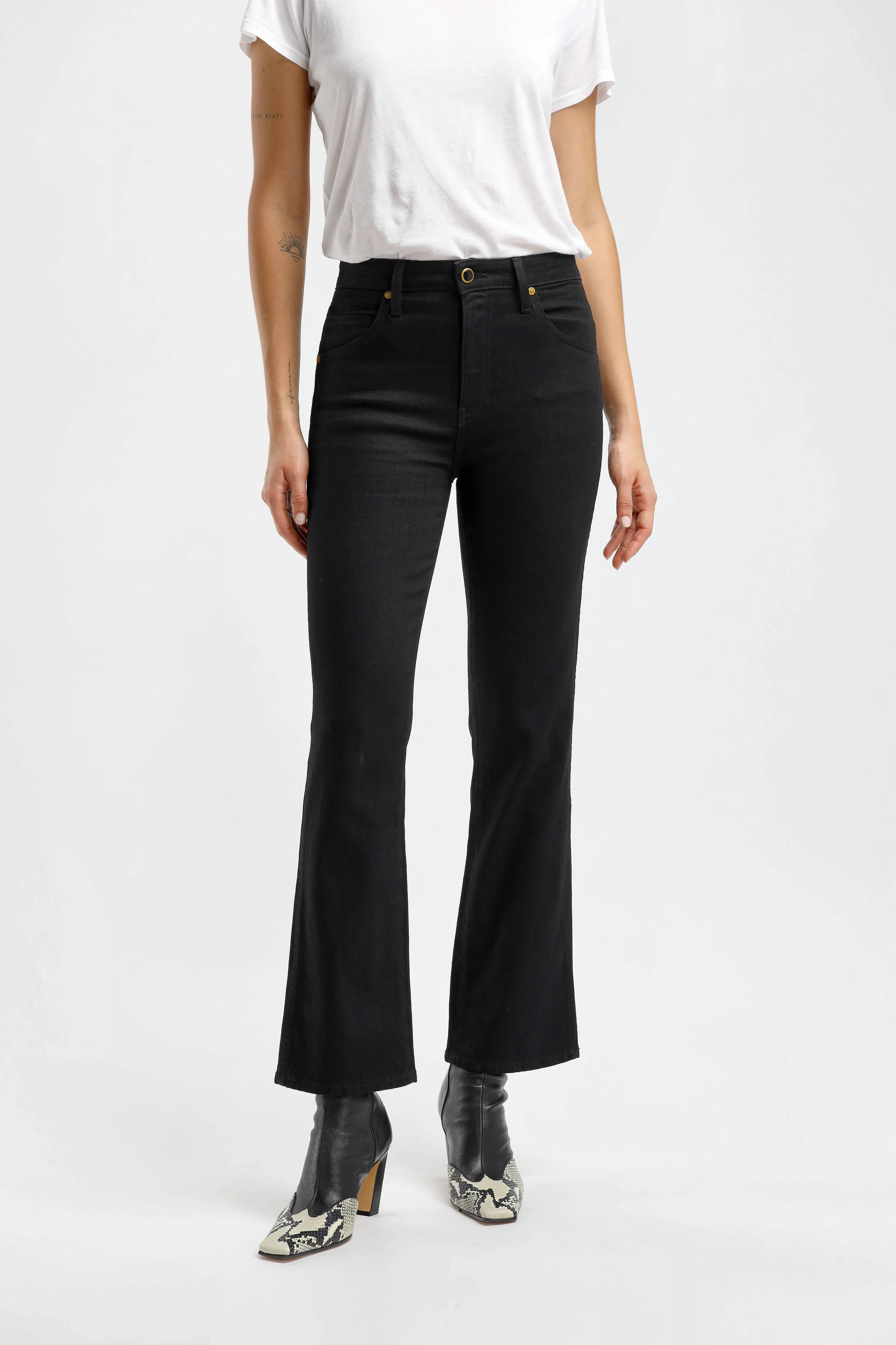 Jeans Vivian Bootcut in Black Rinse