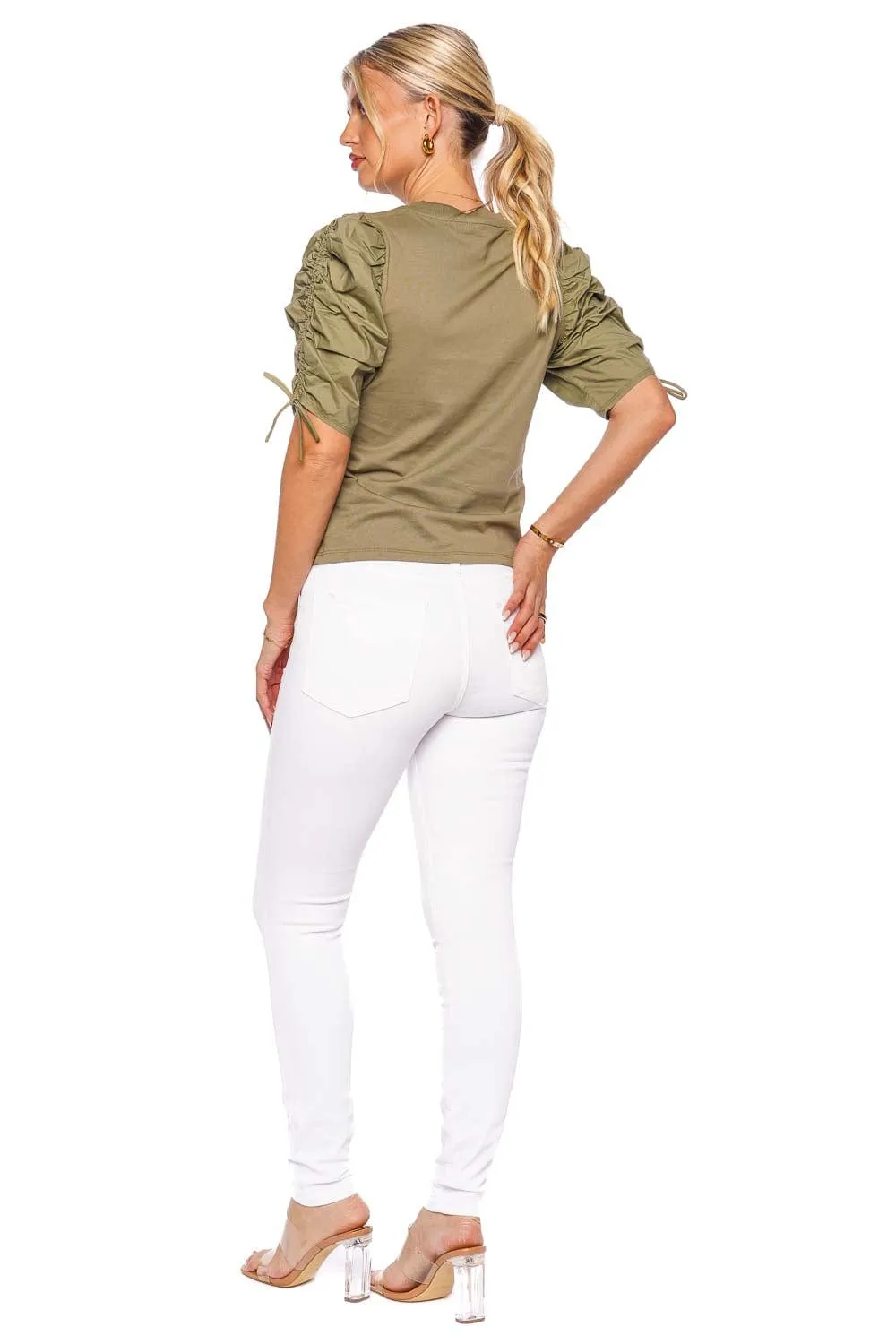 Sure! Here is an optimized title with modifiers for the e-commerce product:

Womens High-Rise White Skinny Jeans - Stylish, Comfortable, and Versatile Denim