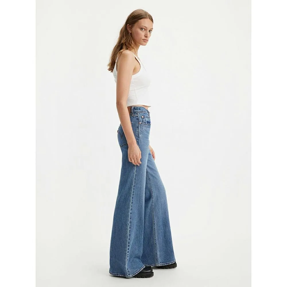 Levi's Ribcage Bell Jeans -  Sonoma Walks