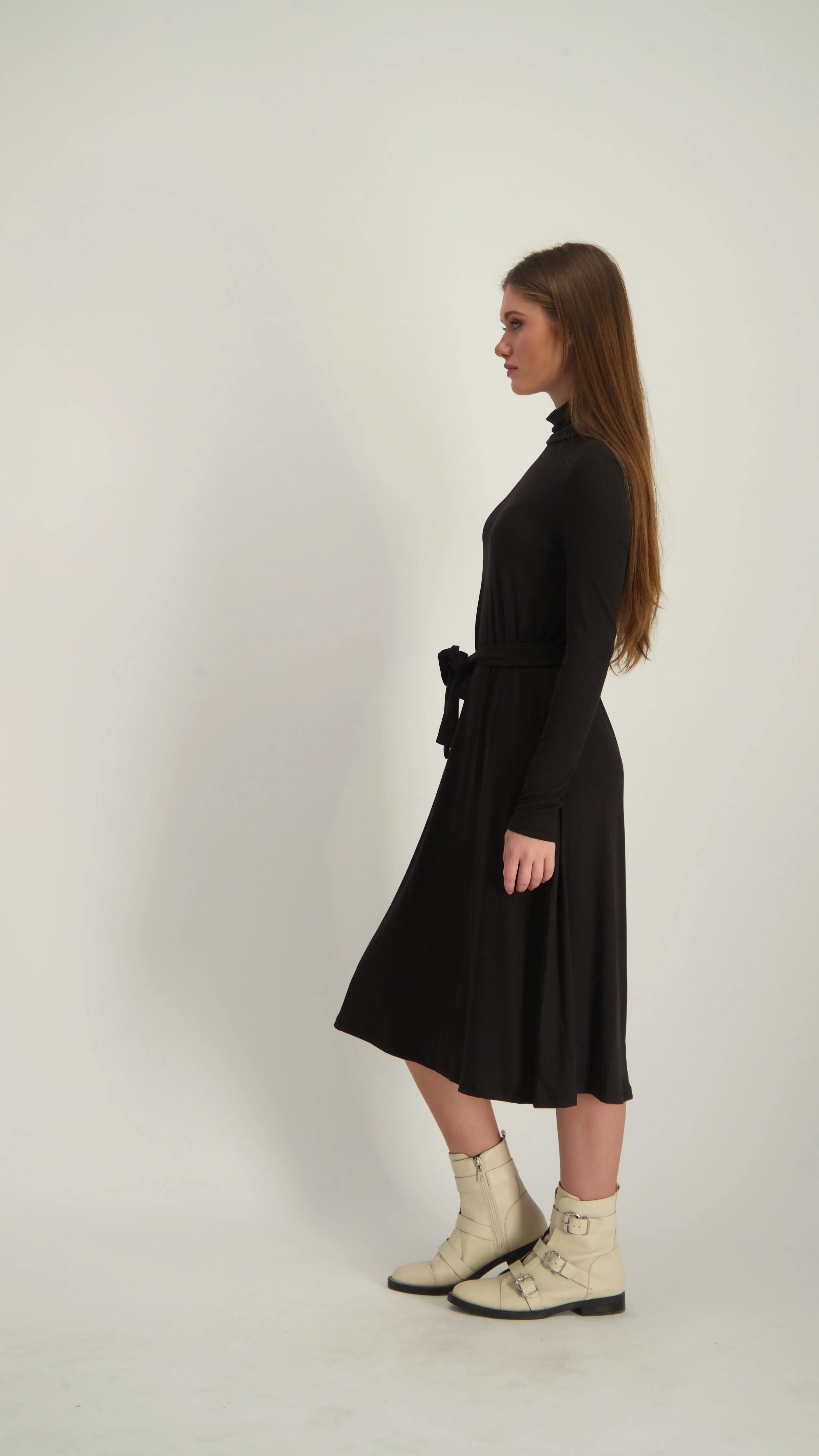 Ribbed Turtleneck Dress With Belt / Black