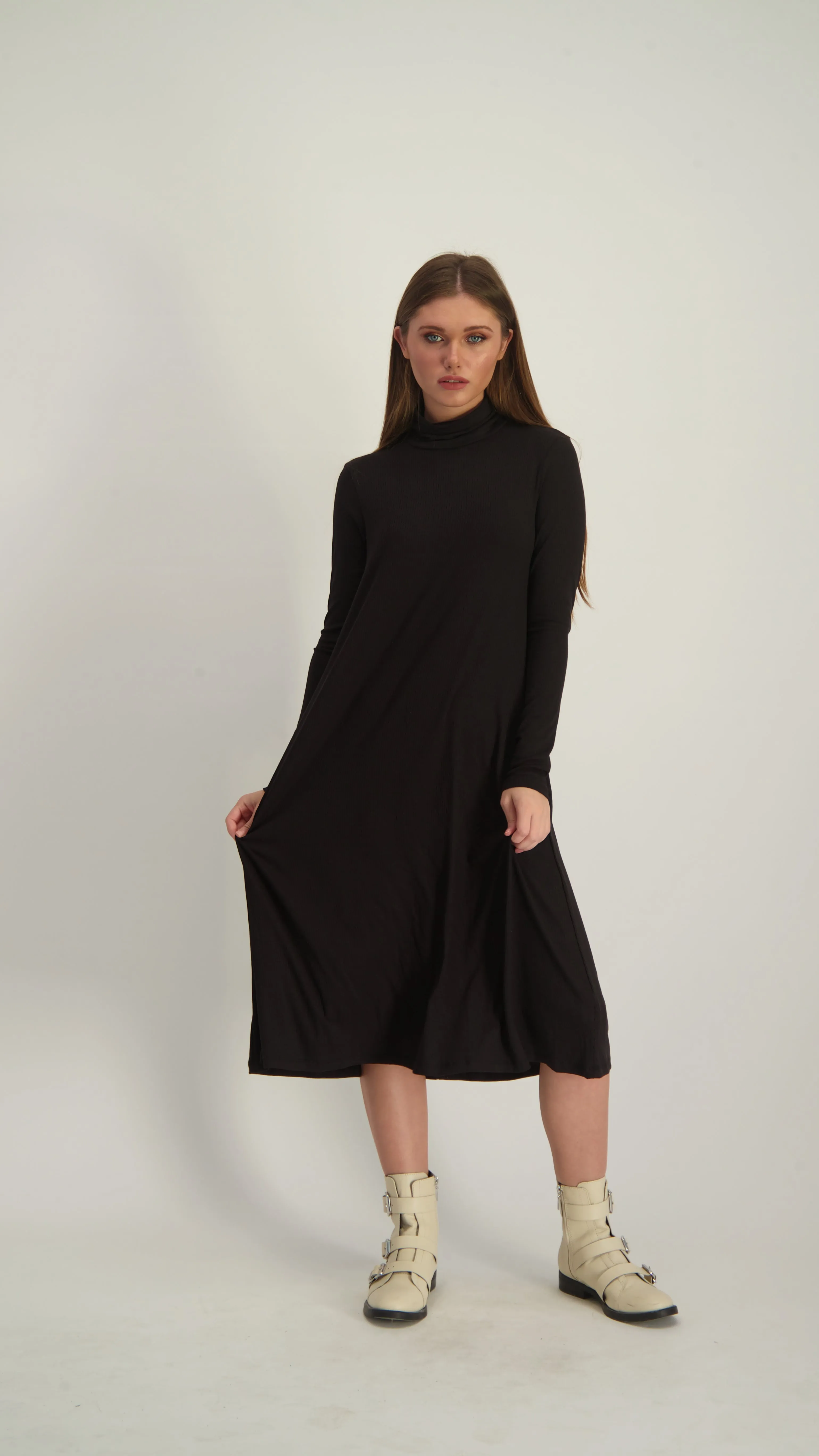 Ribbed Turtleneck Dress With Belt / Black